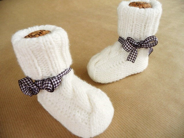 Strickanleitung Babysocken - Trachtenlook - No.32
