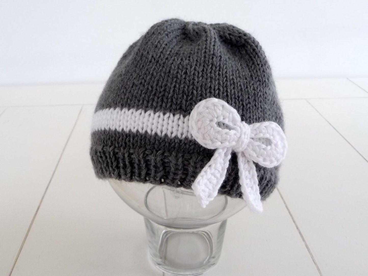 Strickanleitung Neugeborenen Mütze mit Häkelschleife- No.56